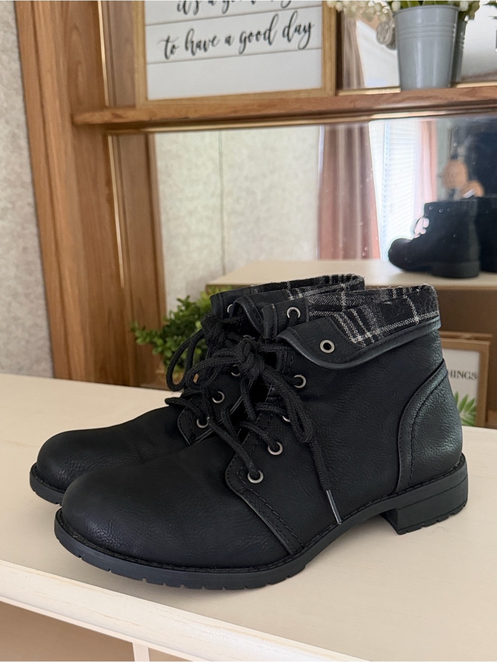 Black Lace-Up Women's Ankle Boots Size 6.5